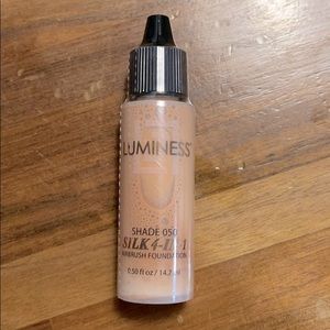 Luminess Silk 4 in 1 in shade 050